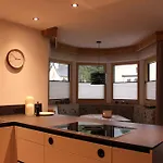 Christine アパート カウナータール